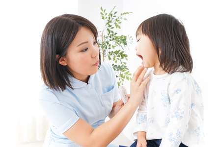 乳歯がグラグラした場合の対処法